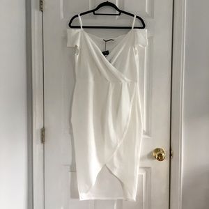 White off-the-shoulder Boohoo brand dress Size 0x